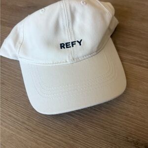 REFY white Cap so cute